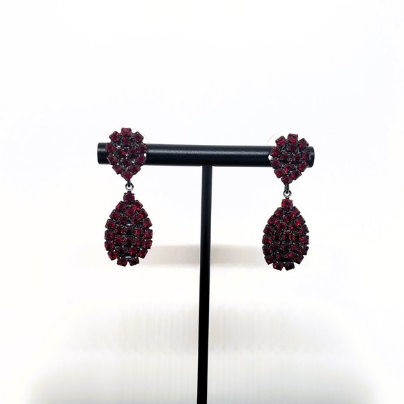Stunning Red Gems Dangle Drop Earrings - Picture 2 of 12